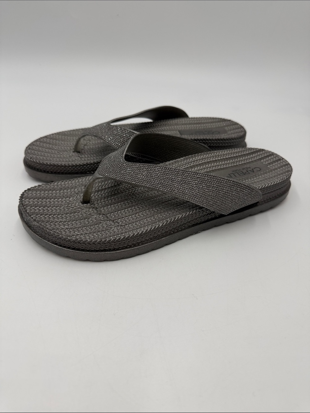 Capelli of New York Men's Dark Gray Textured Flip Flops
